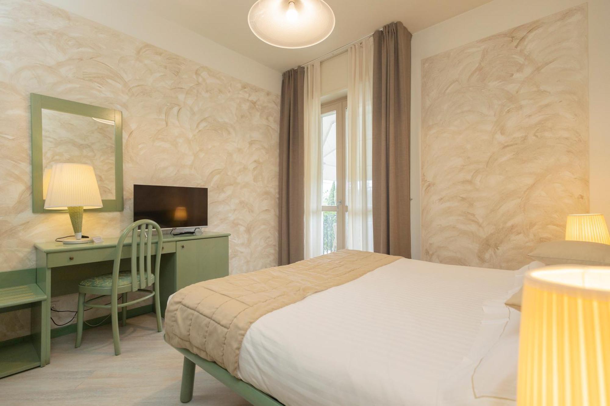 Hotel Berta Desenzano del Garda Zewnętrze zdjęcie