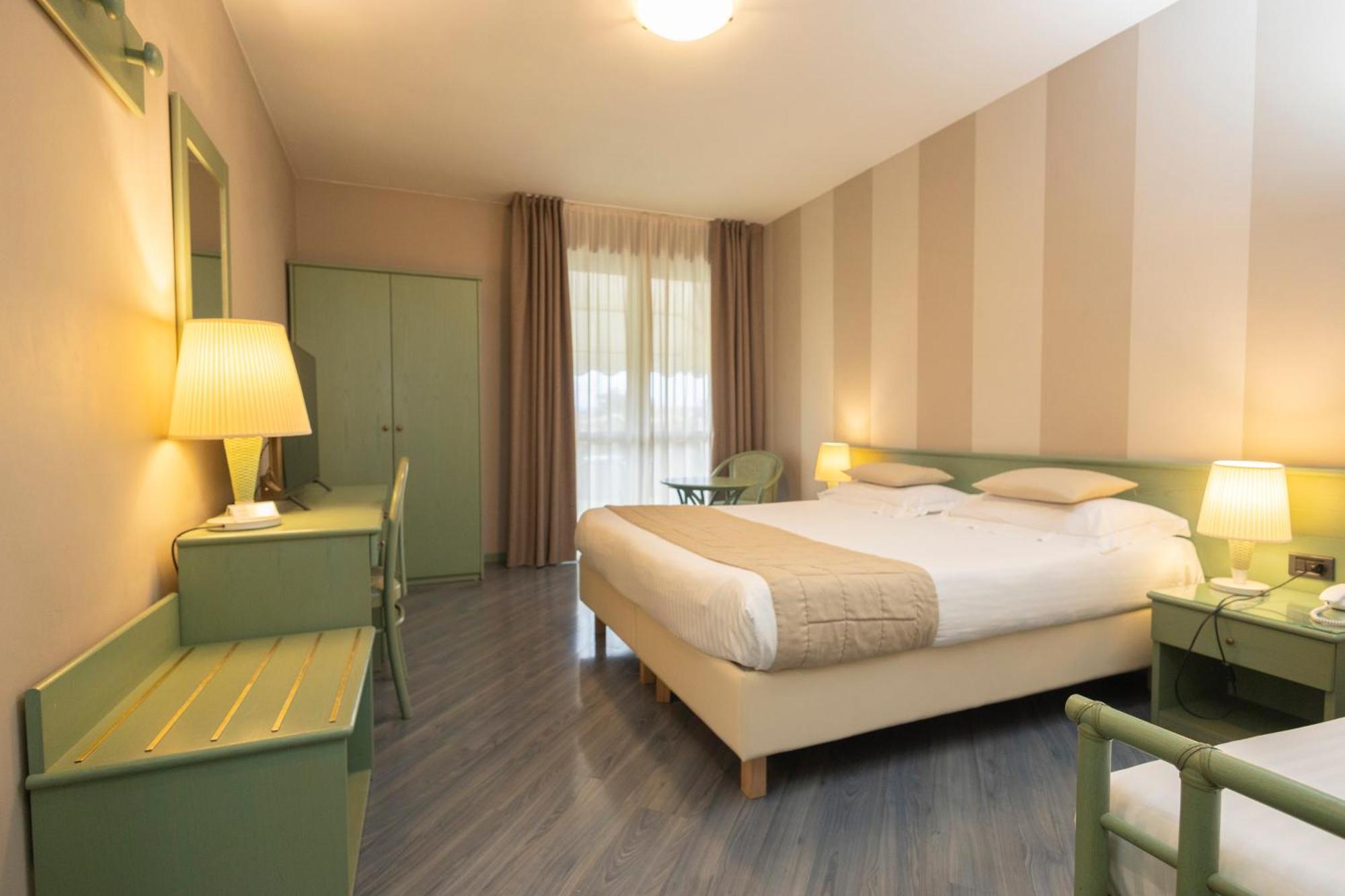 Hotel Berta Desenzano del Garda Zewnętrze zdjęcie