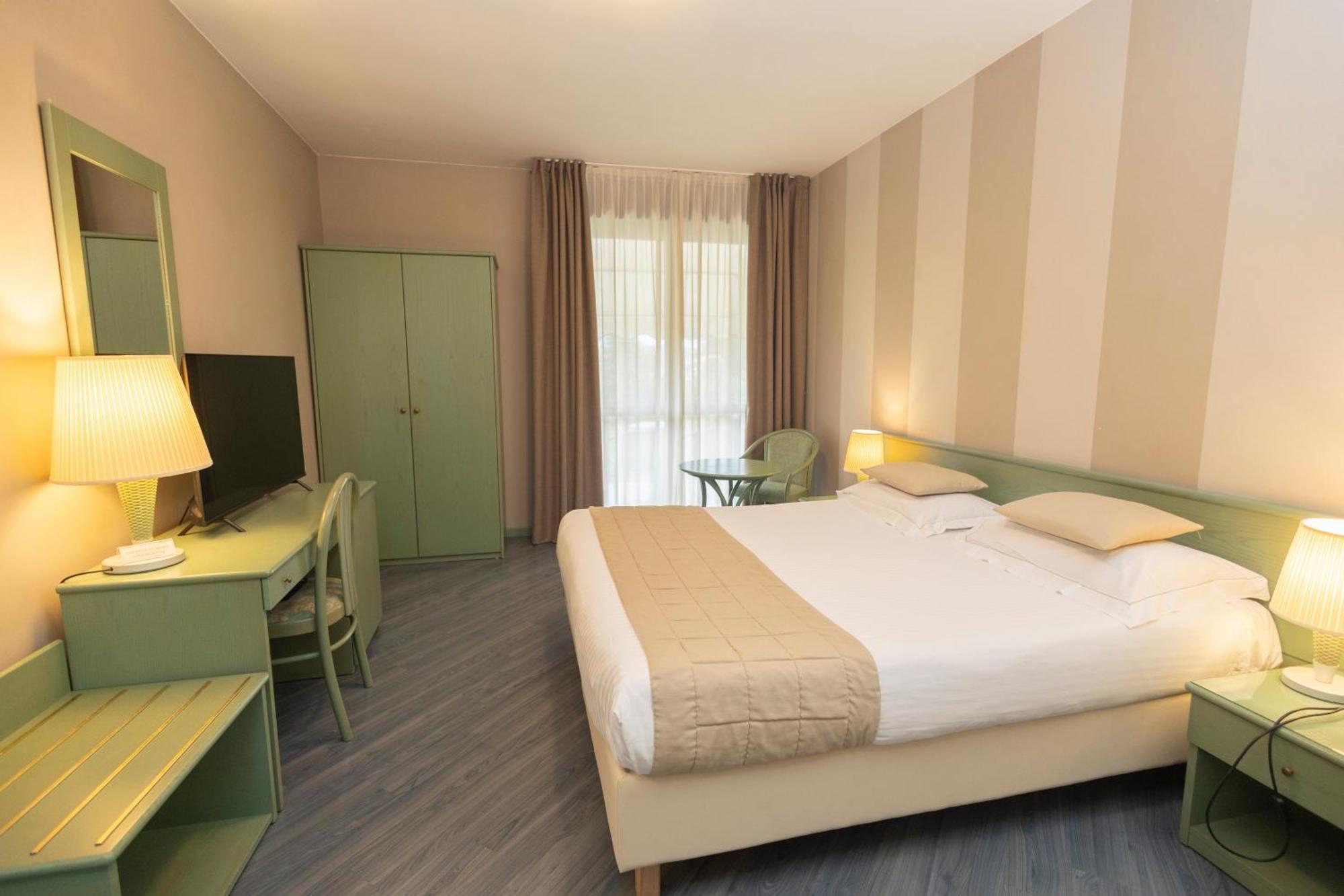 Hotel Berta Desenzano del Garda Zewnętrze zdjęcie