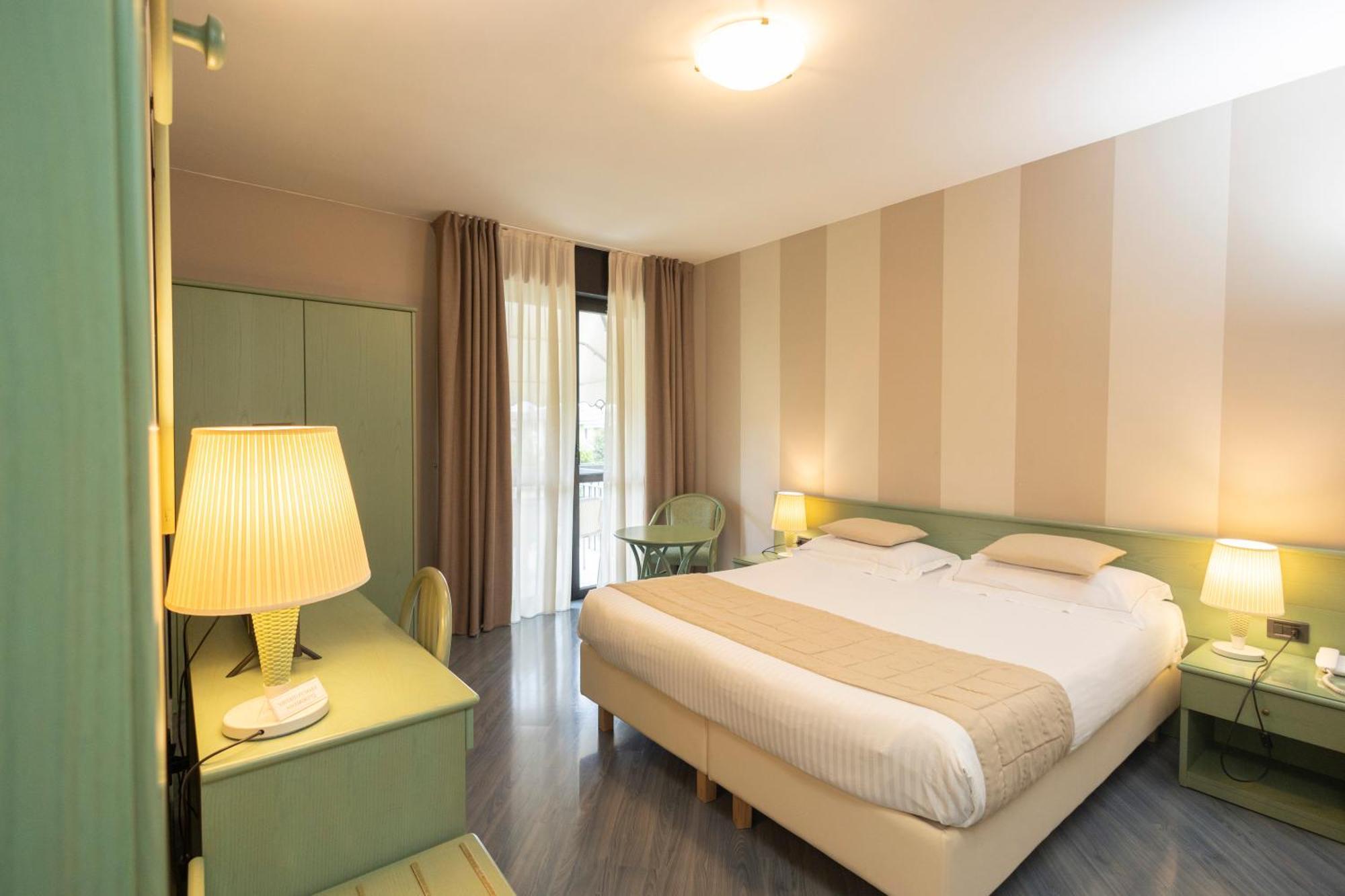 Hotel Berta Desenzano del Garda Zewnętrze zdjęcie