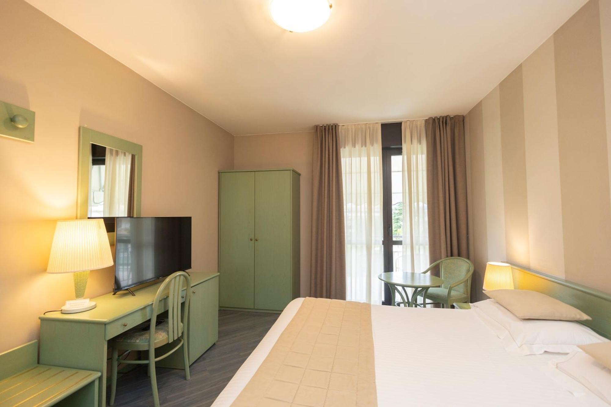 Hotel Berta Desenzano del Garda Zewnętrze zdjęcie